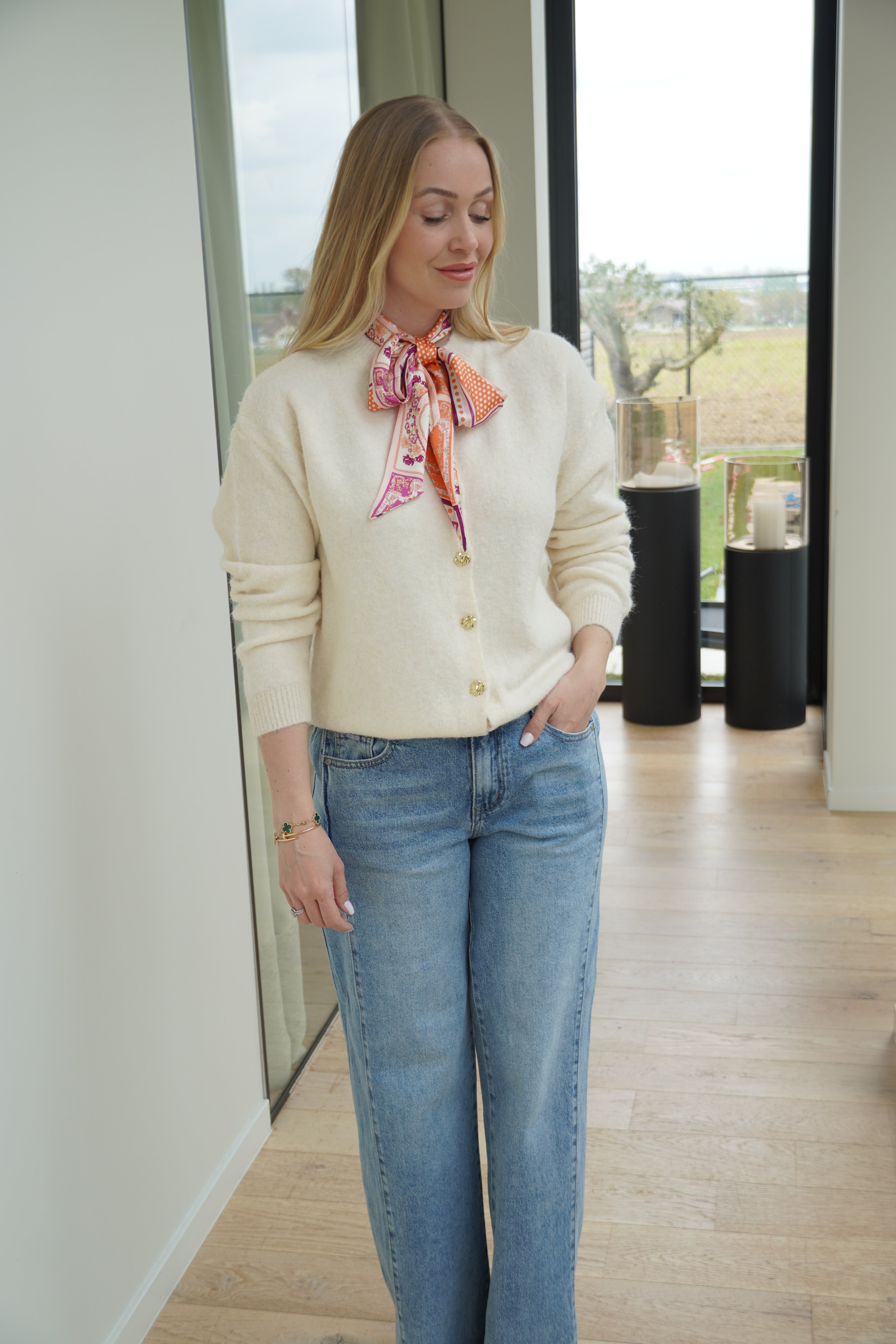 pull écru avec foulard | ref 0020
