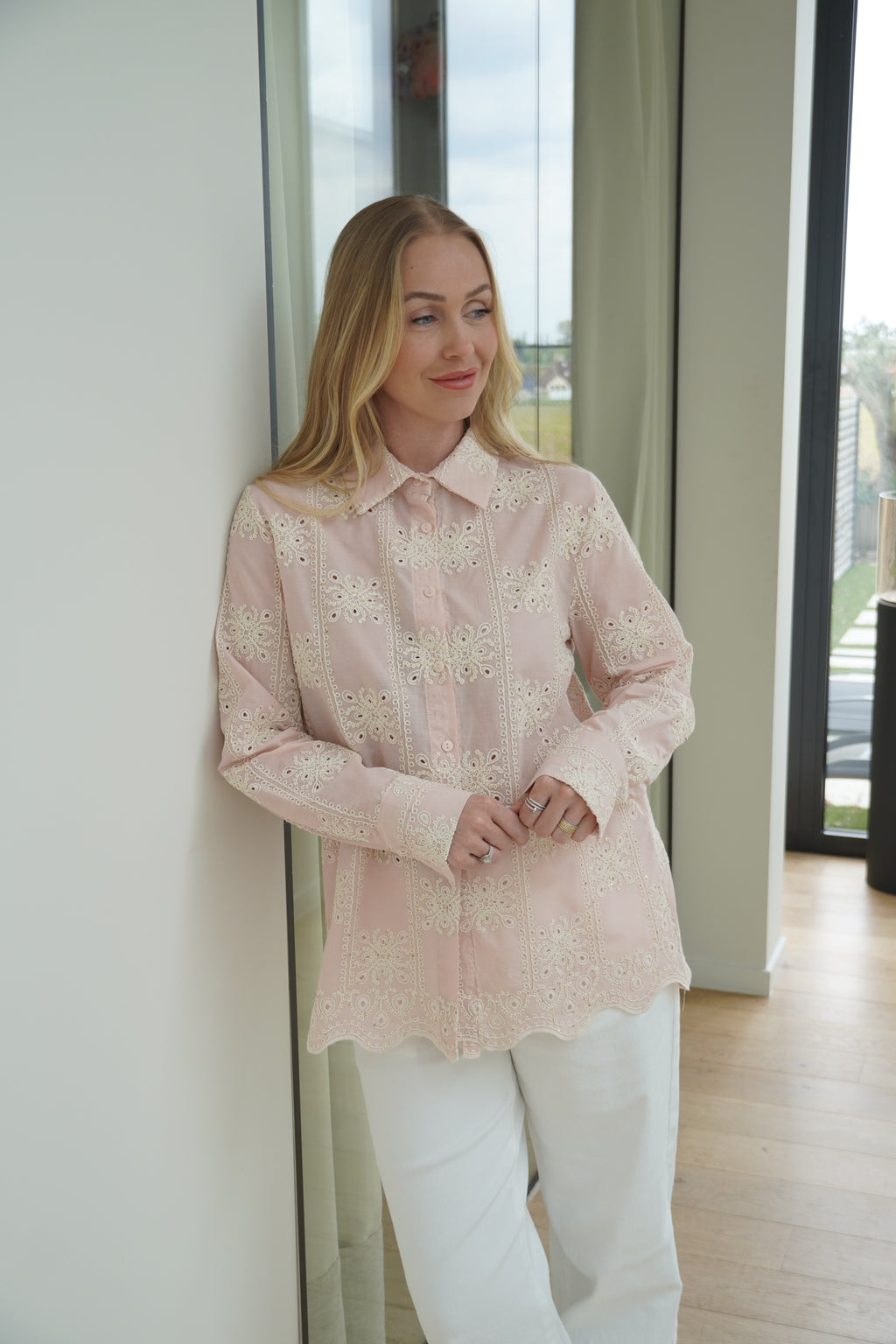 chemise brodée rose | ref 0013