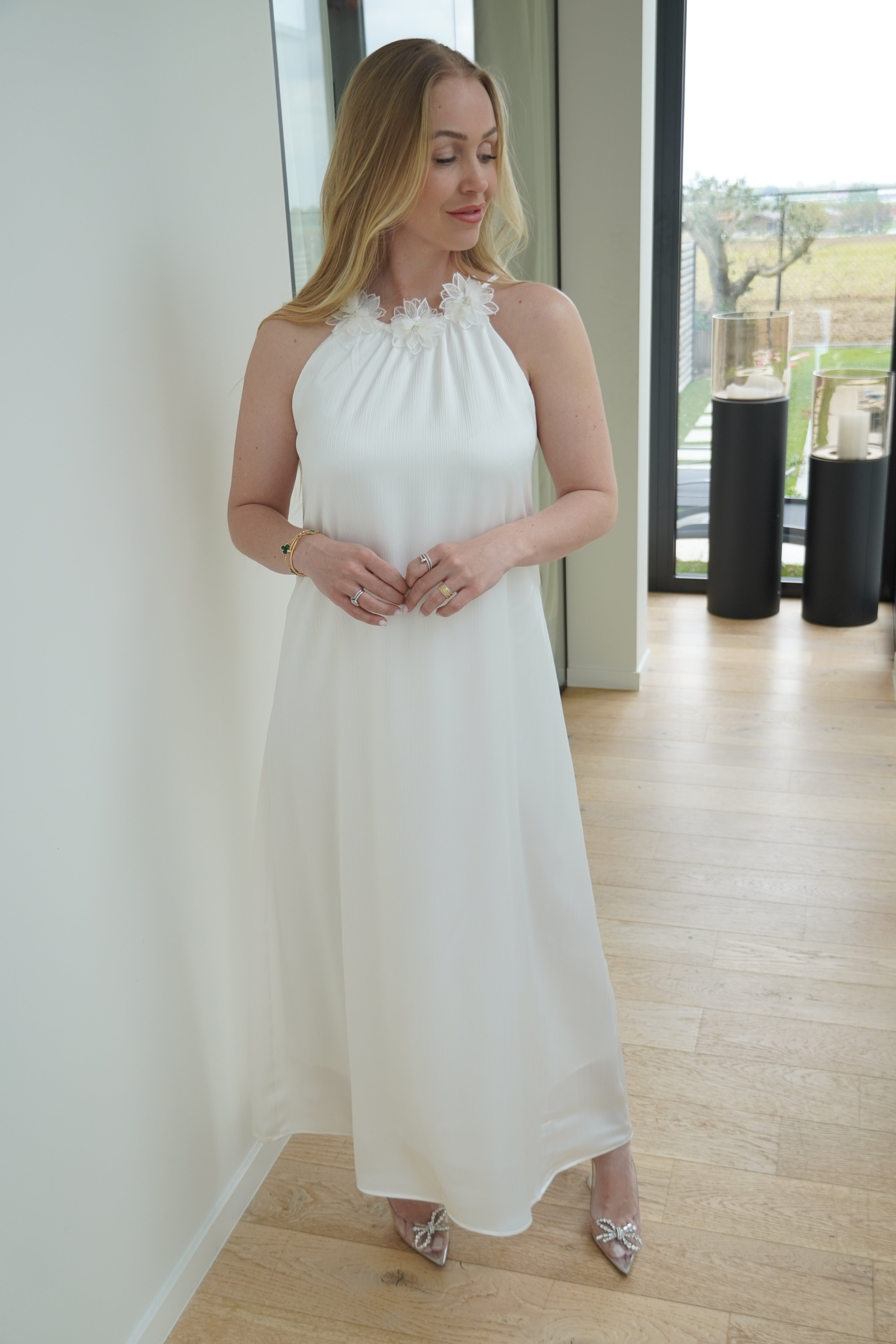 robe blanche détails fleurs ref | 0014