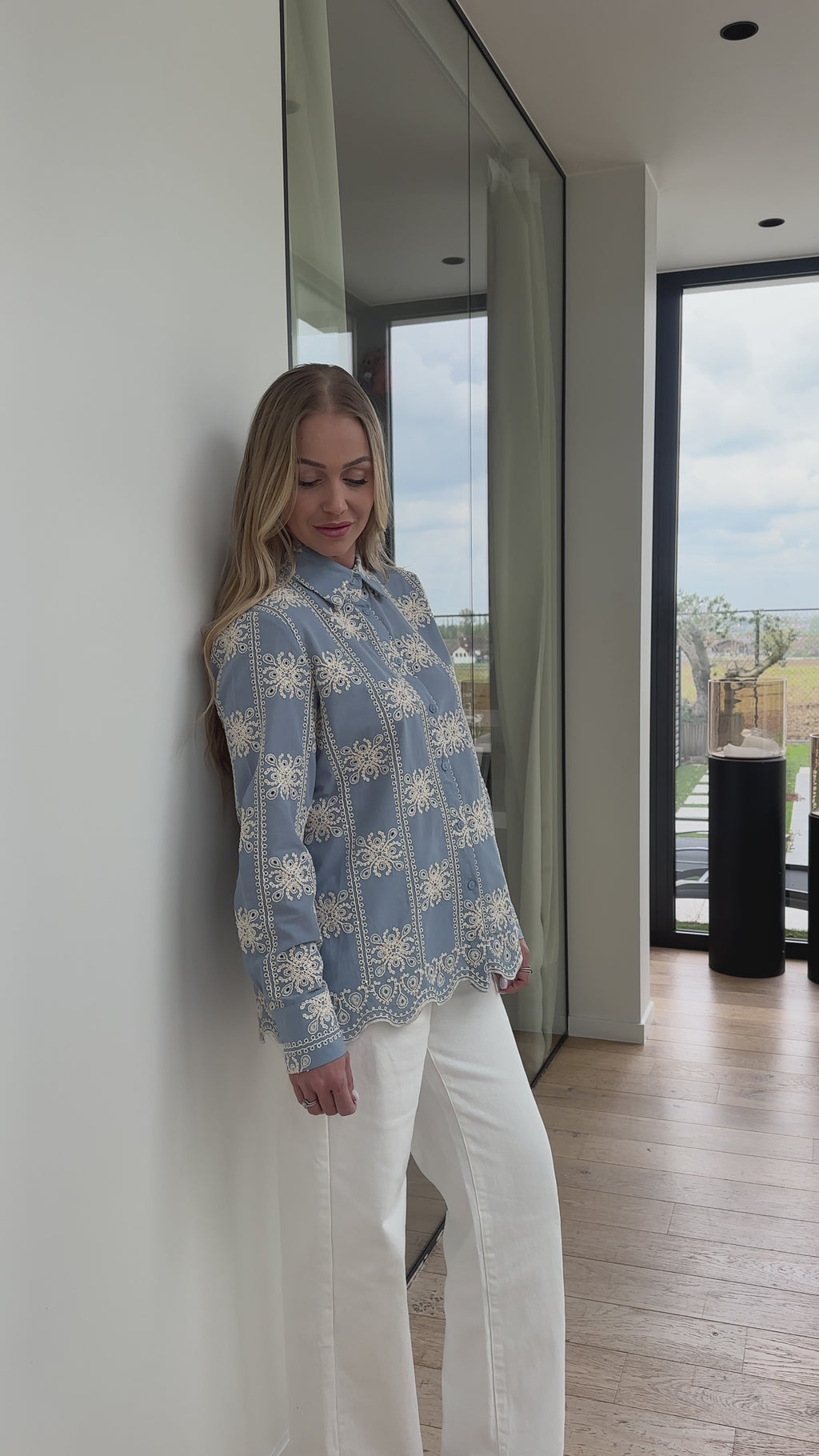 chemise brodée bleu ciel | ref 0012